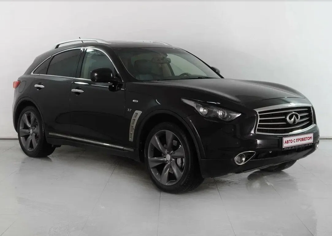 Infiniti QX70 I · Sport