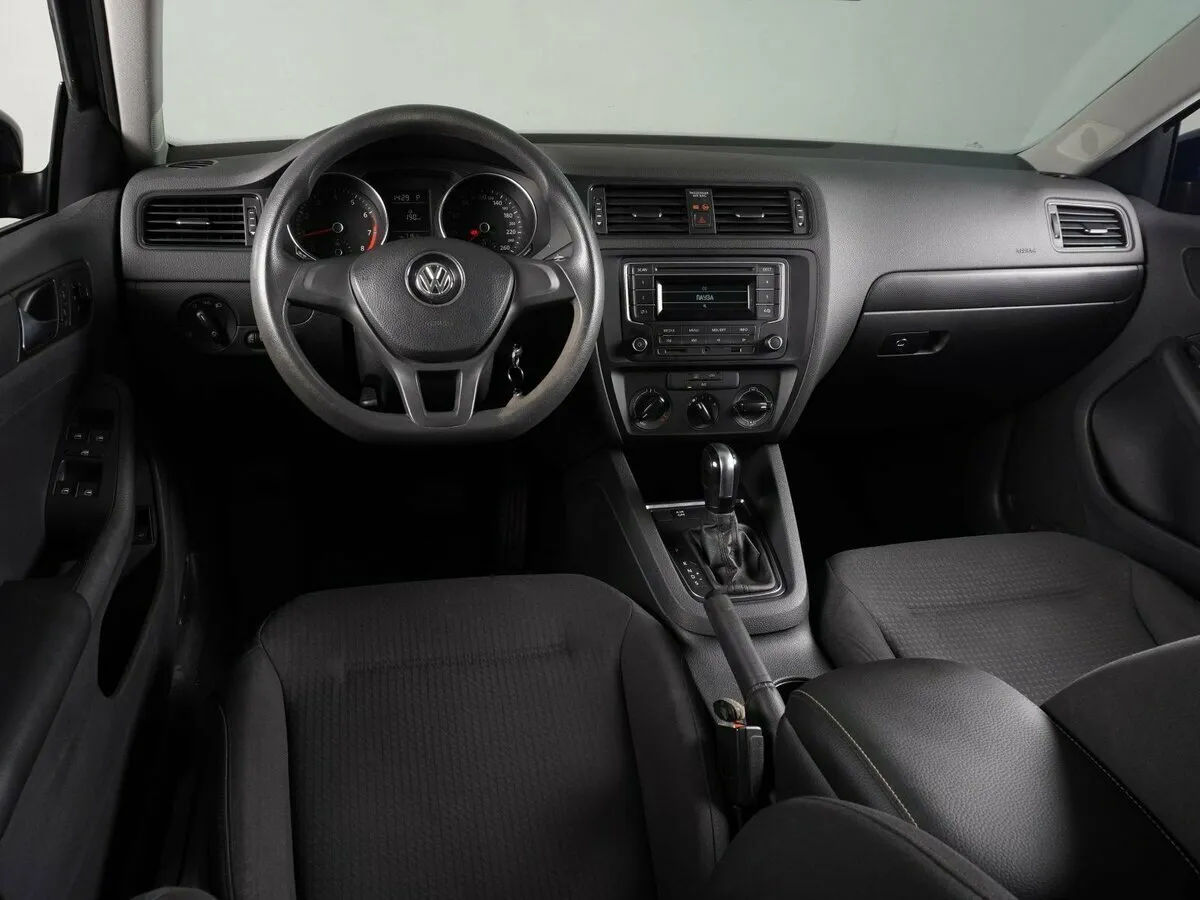 Volkswagen Jetta VI Рестайлинг — фото 5