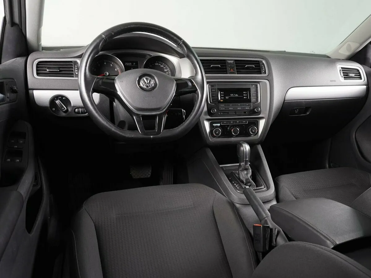 Volkswagen Jetta VI Рестайлинг · Life — фото 5