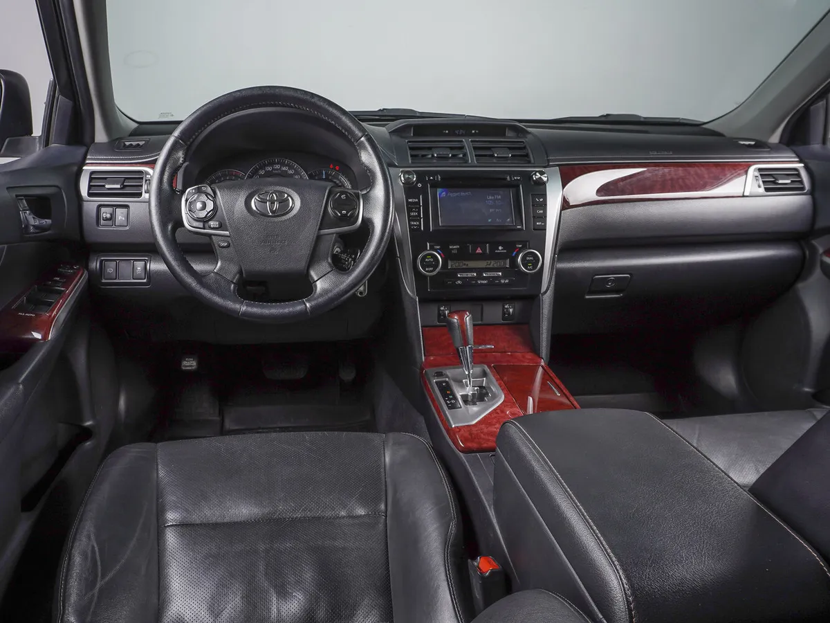 Toyota Camry VII (XV50) · Элеганс — фото 5