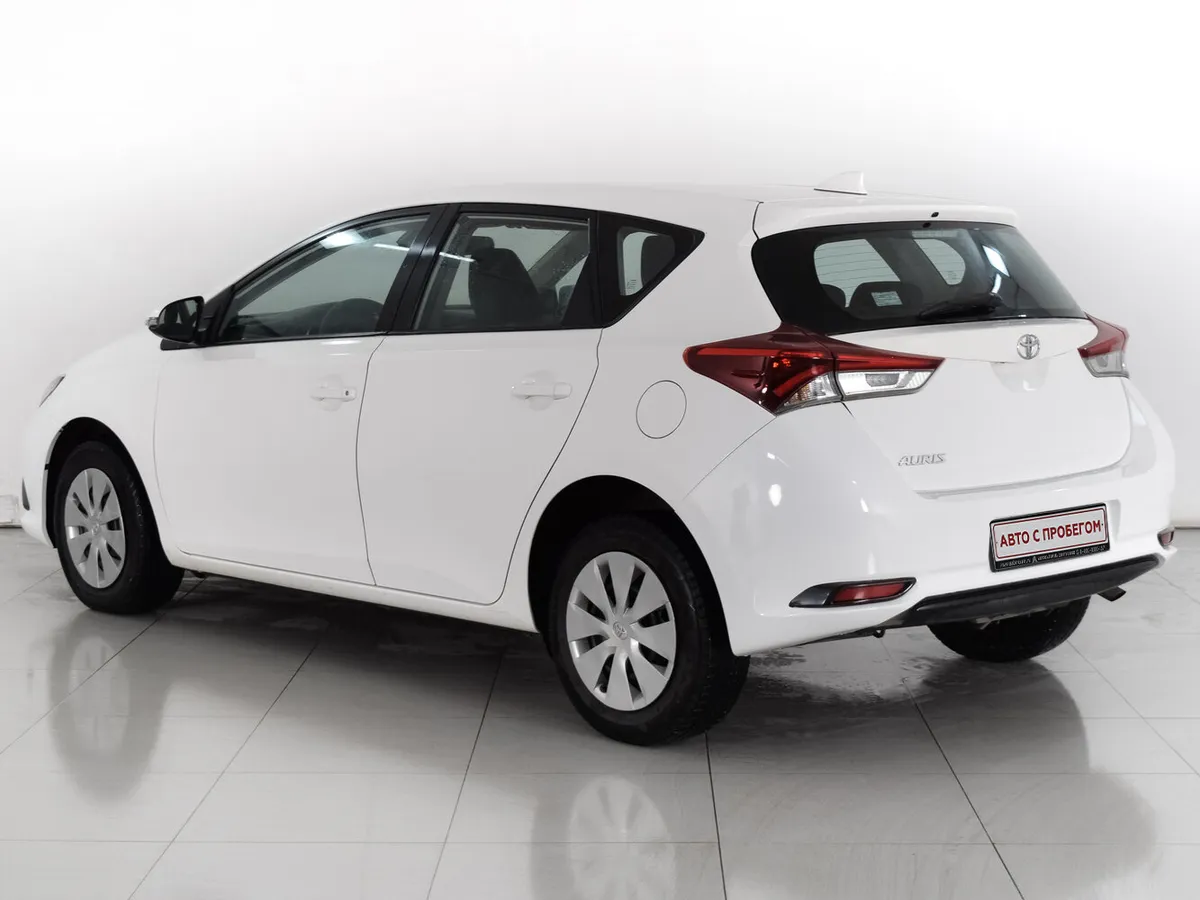 Toyota Auris II Рестайлинг — фото 3