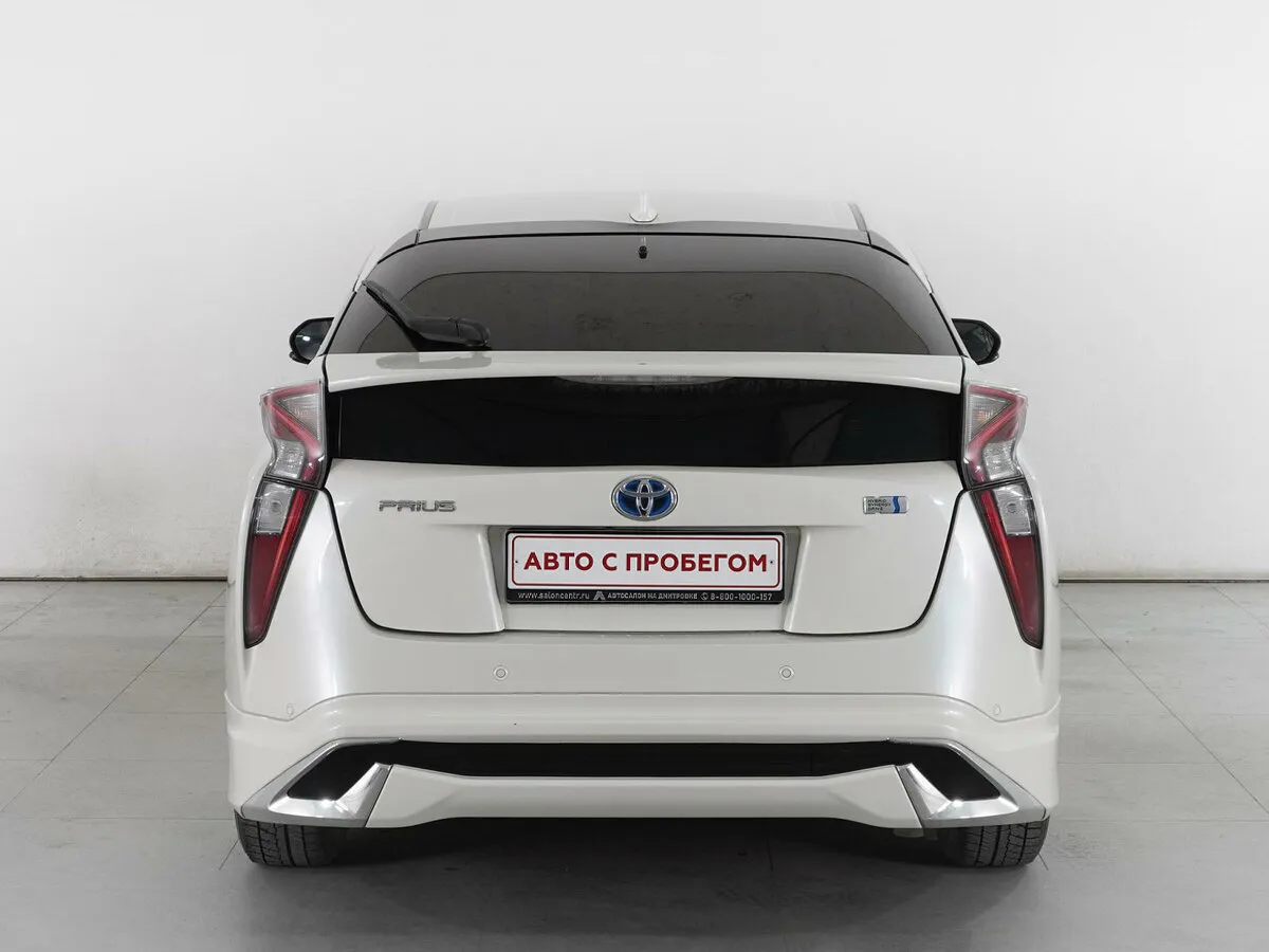 Toyota Prius IV (XW50) · Люкс — фото 4