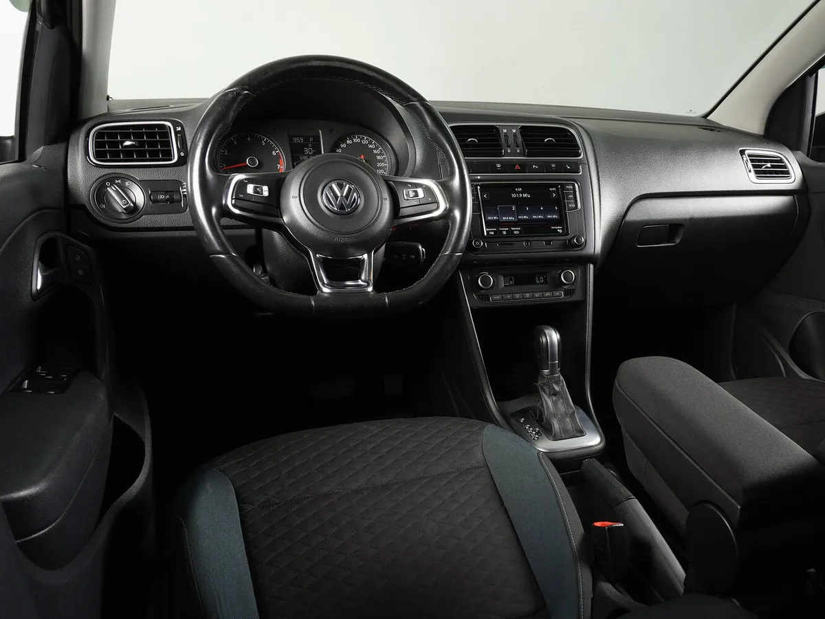Volkswagen Polo V Рестайлинг · Allstar — фото 5