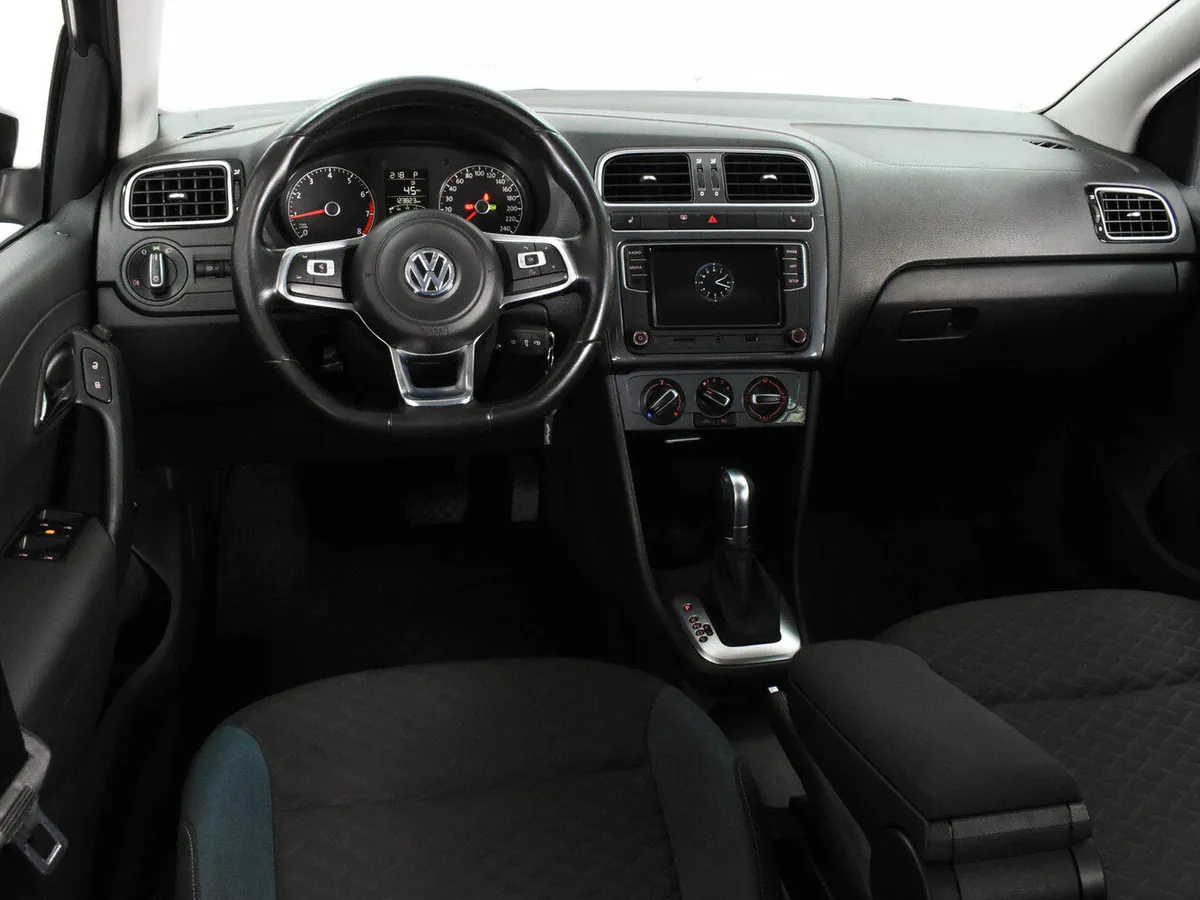 Volkswagen Polo V Рестайлинг · Allstar — фото 5