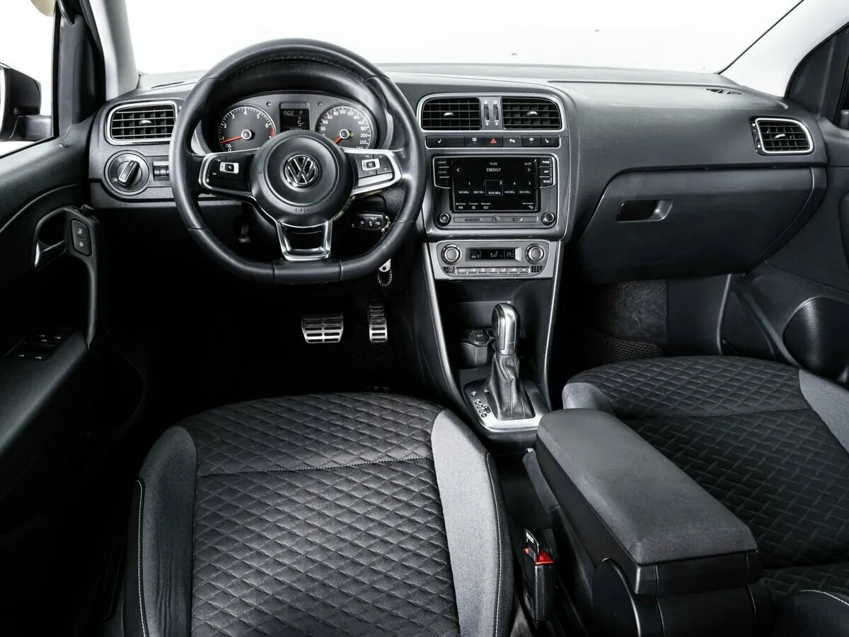 Volkswagen Polo V Рестайлинг · Allstar — фото 5