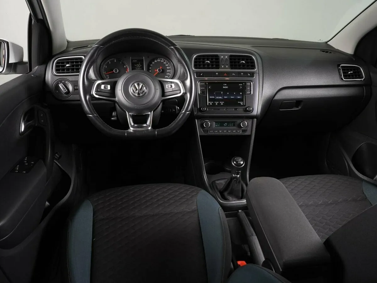 Volkswagen Polo V Рестайлинг · Life — фото 5