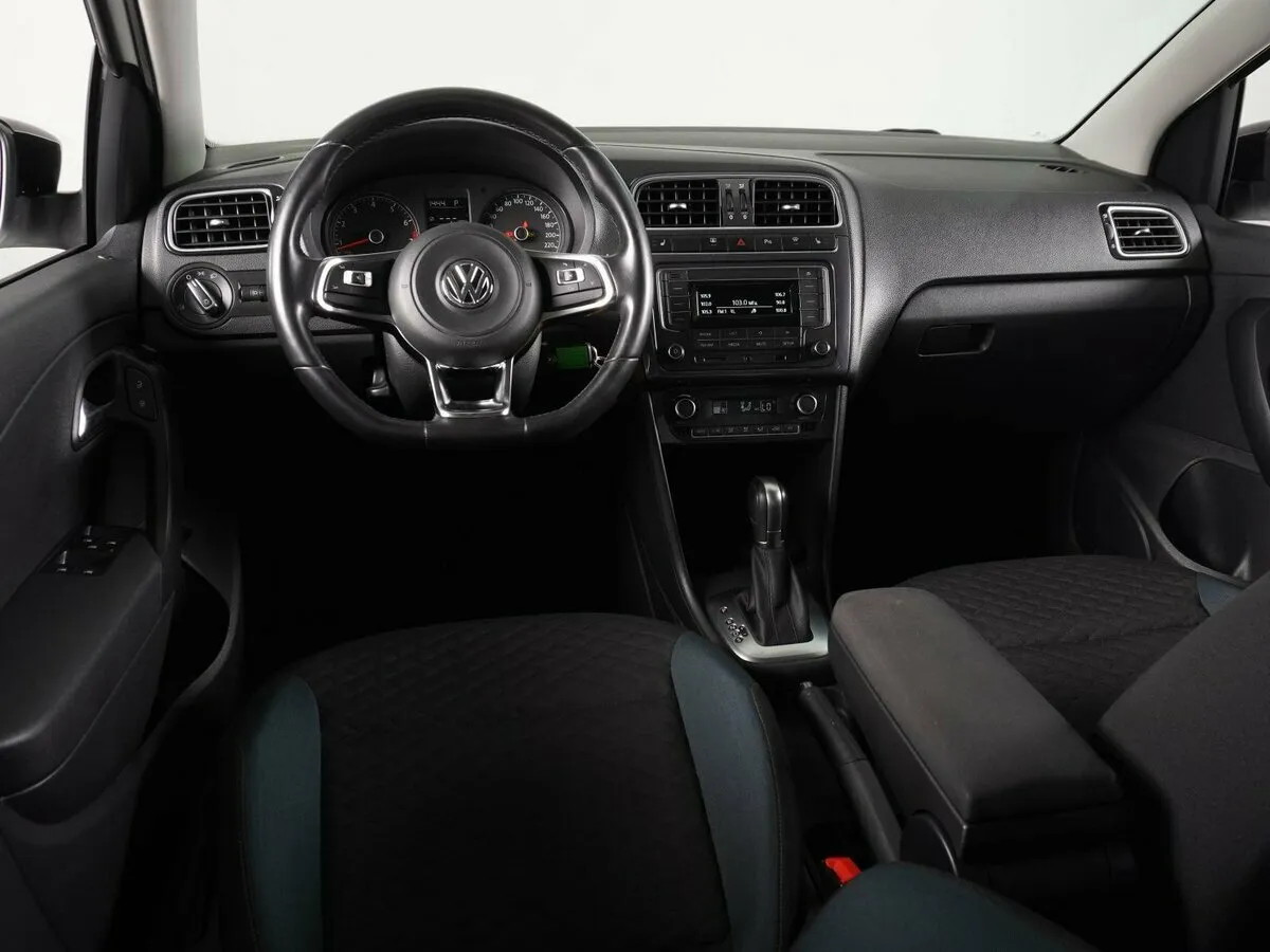 Volkswagen Polo V Рестайлинг · CONNECT — фото 5