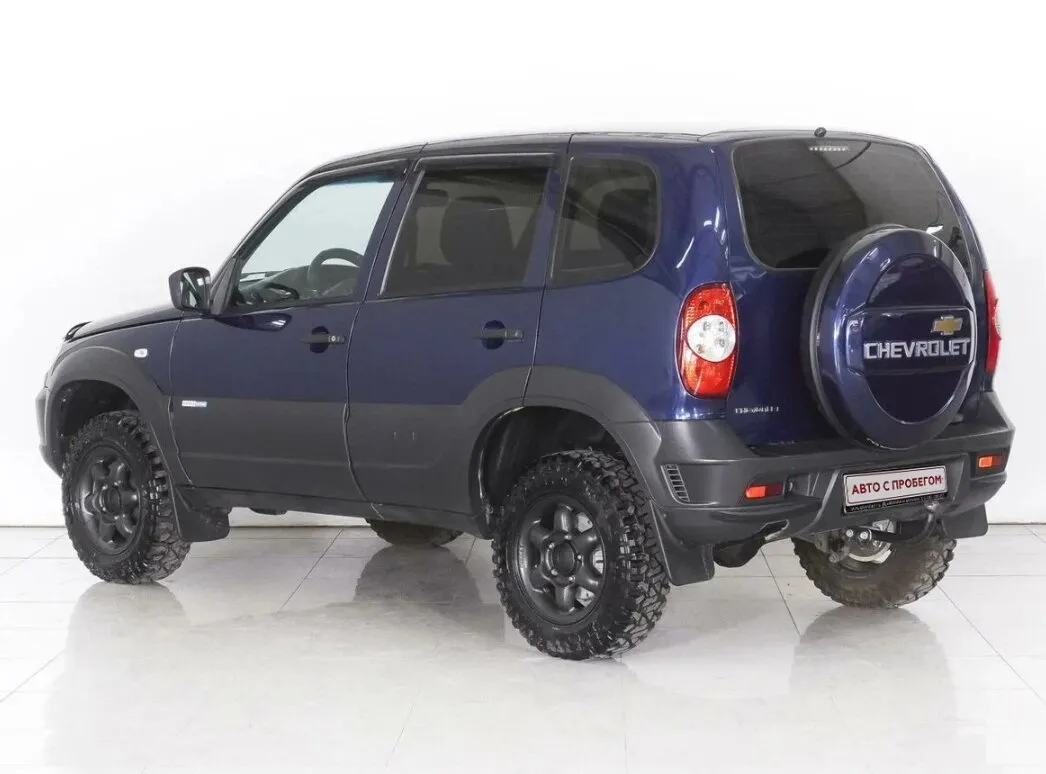 Chevrolet Niva I Рестайлинг · L — фото 2