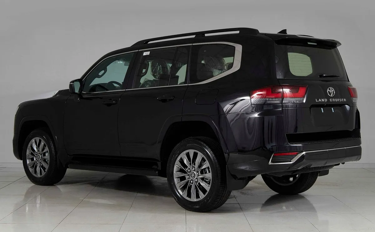 Toyota Land Cruiser 300 Series — фото 4
