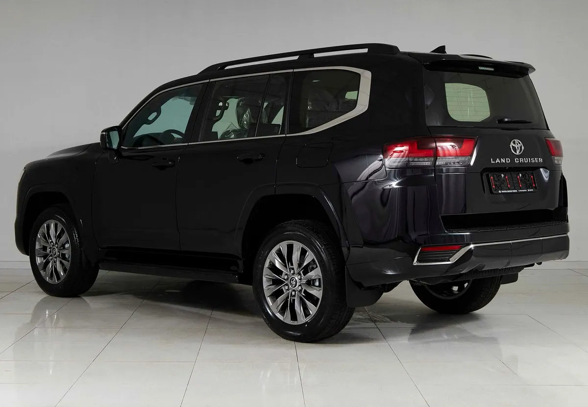 Toyota Land Cruiser 300 Series — фото 4