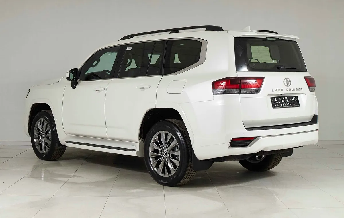 Toyota Land Cruiser 300 Series — фото 4