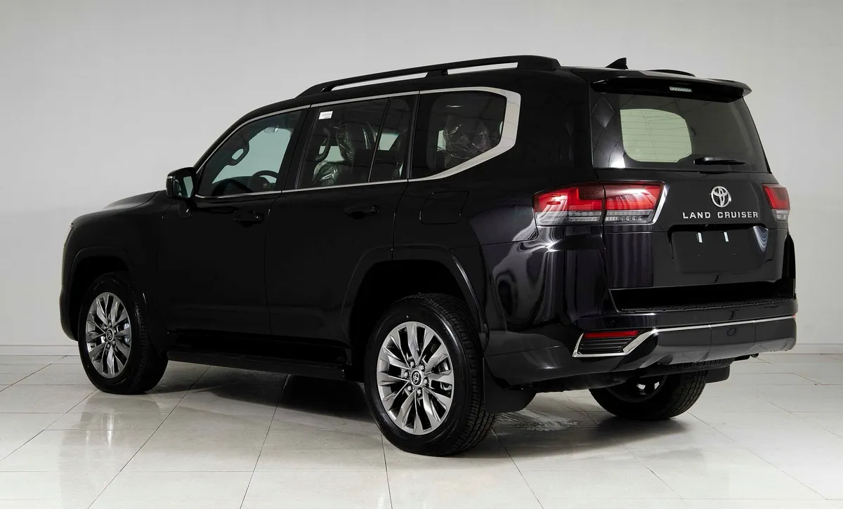 Toyota Land Cruiser 300 Series — фото 4