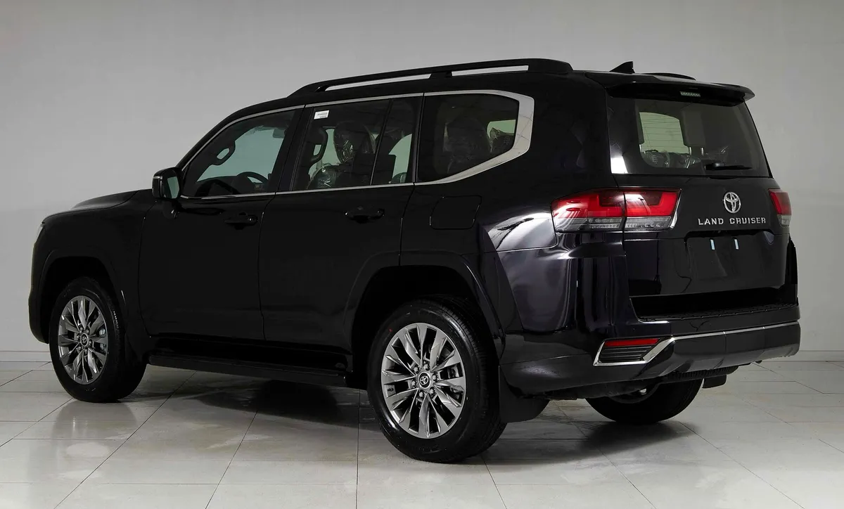 Toyota Land Cruiser 300 Series — фото 4