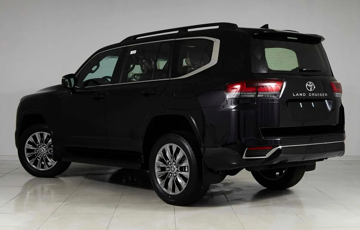 Toyota Land Cruiser 300 Series — фото 4