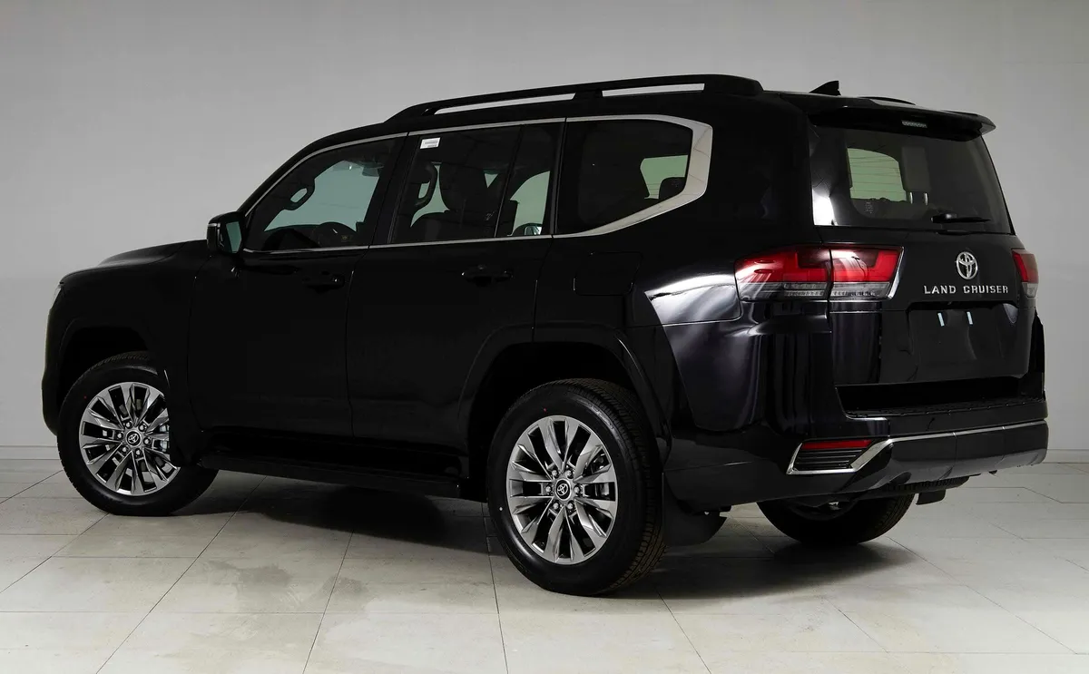 Toyota Land Cruiser 300 Series — фото 4