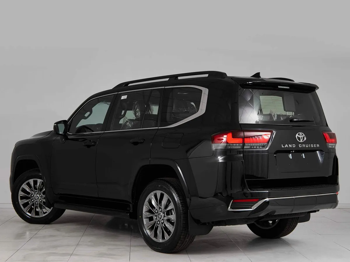 Toyota Land Cruiser 300 Series — фото 4