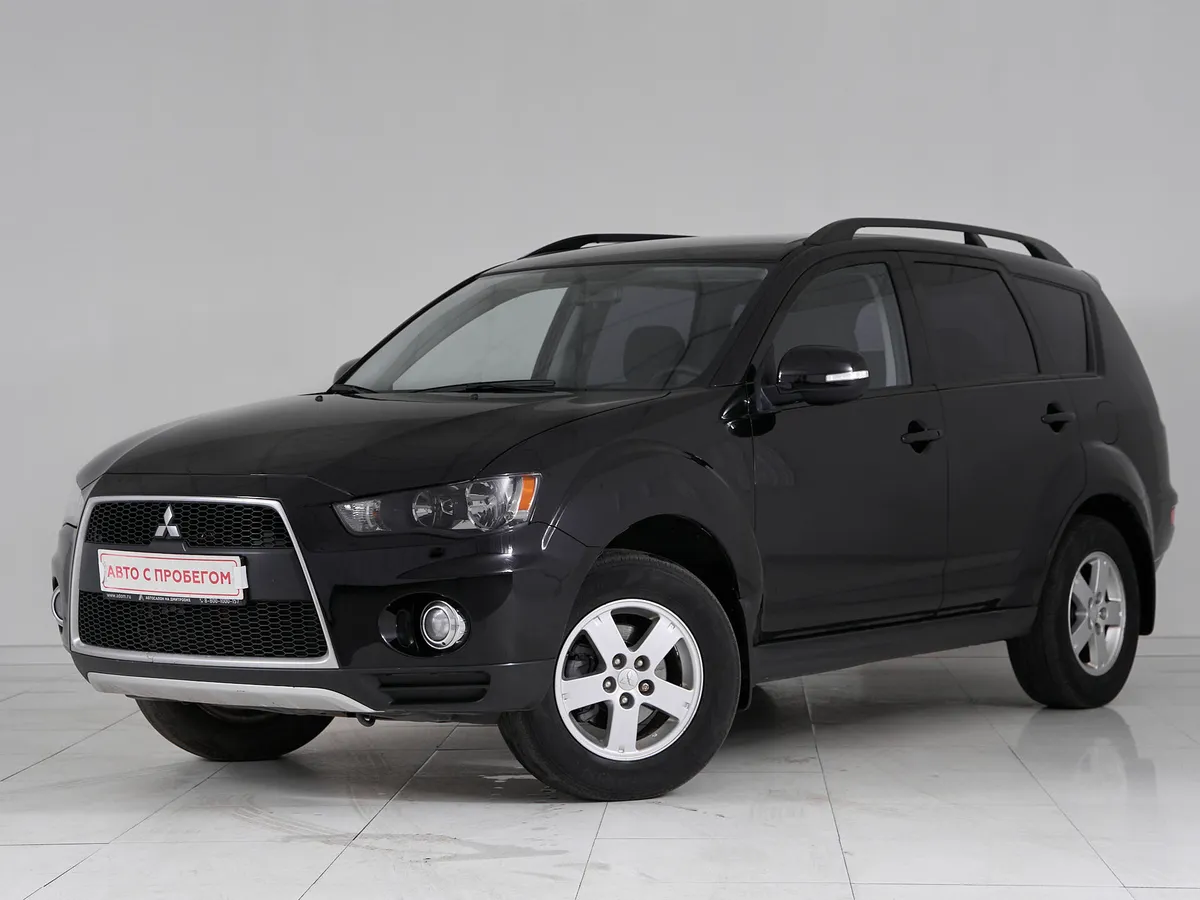 Mitsubishi Outlander III · Invite
