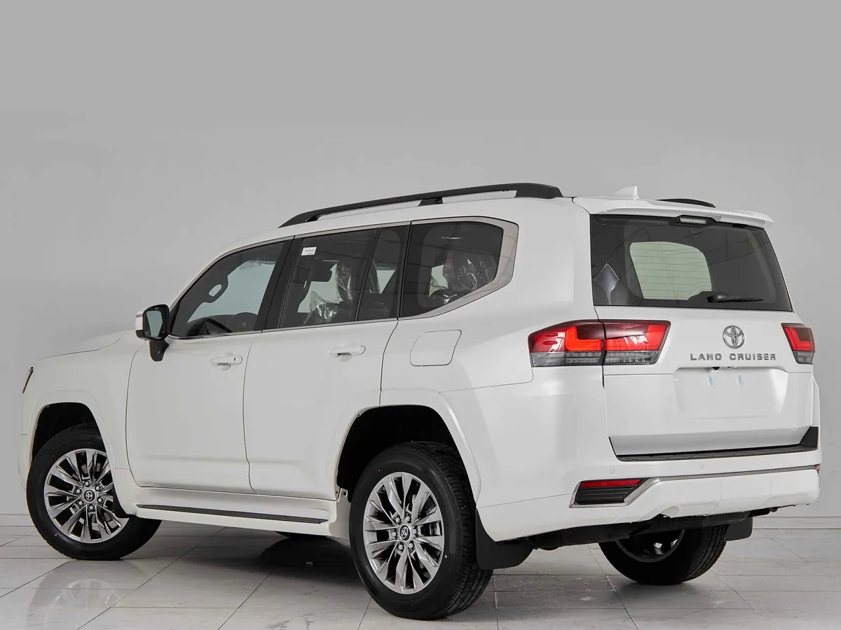 Toyota Land Cruiser 300 Series — фото 4