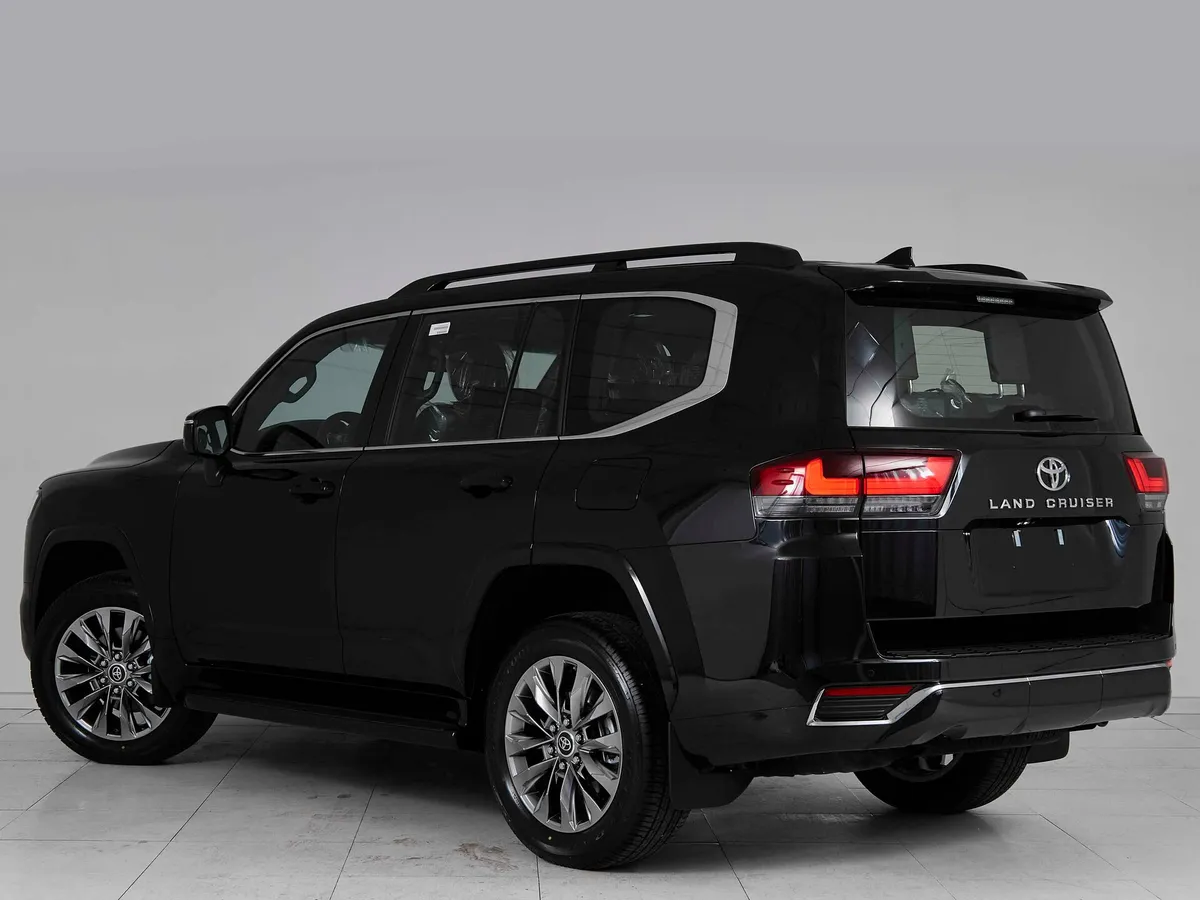 Toyota Land Cruiser 300 Series — фото 4