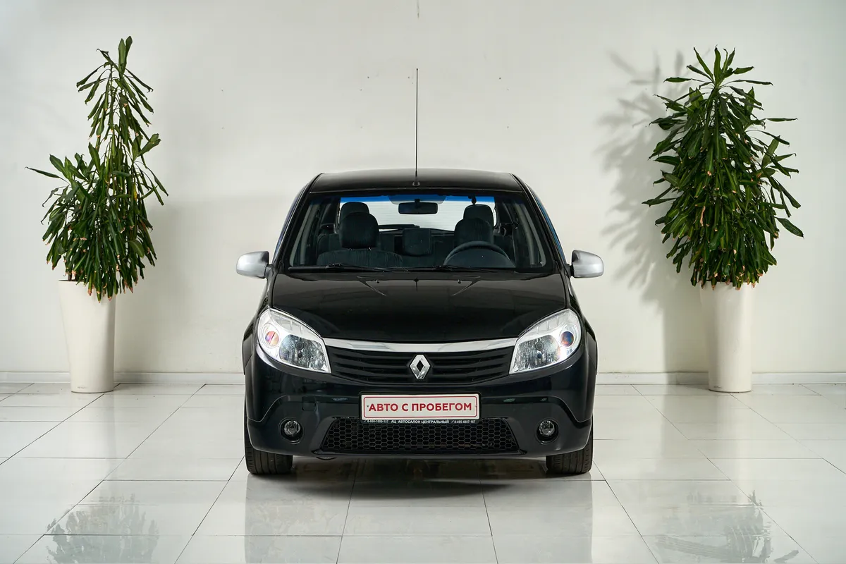 Renault Sandero I — фото 2