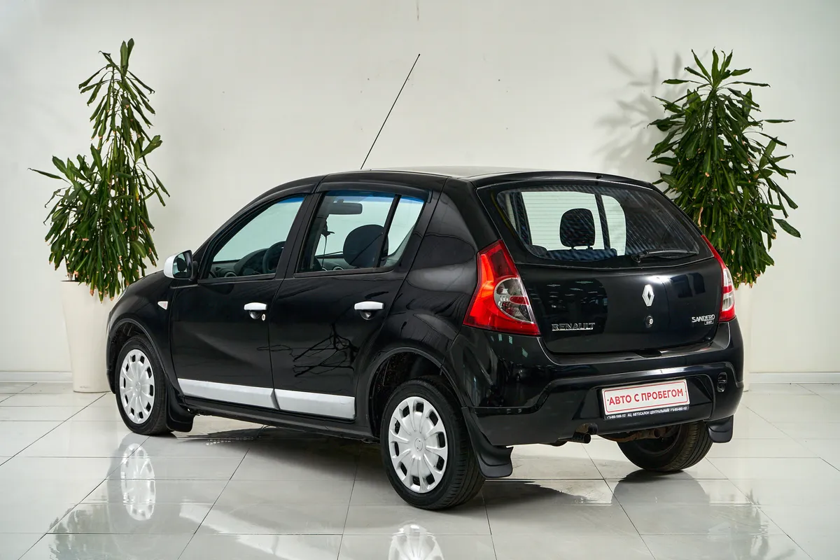 Renault Sandero I — фото 4