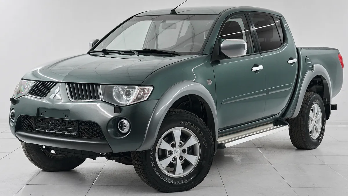 Mitsubishi L200 IV · DC Intense