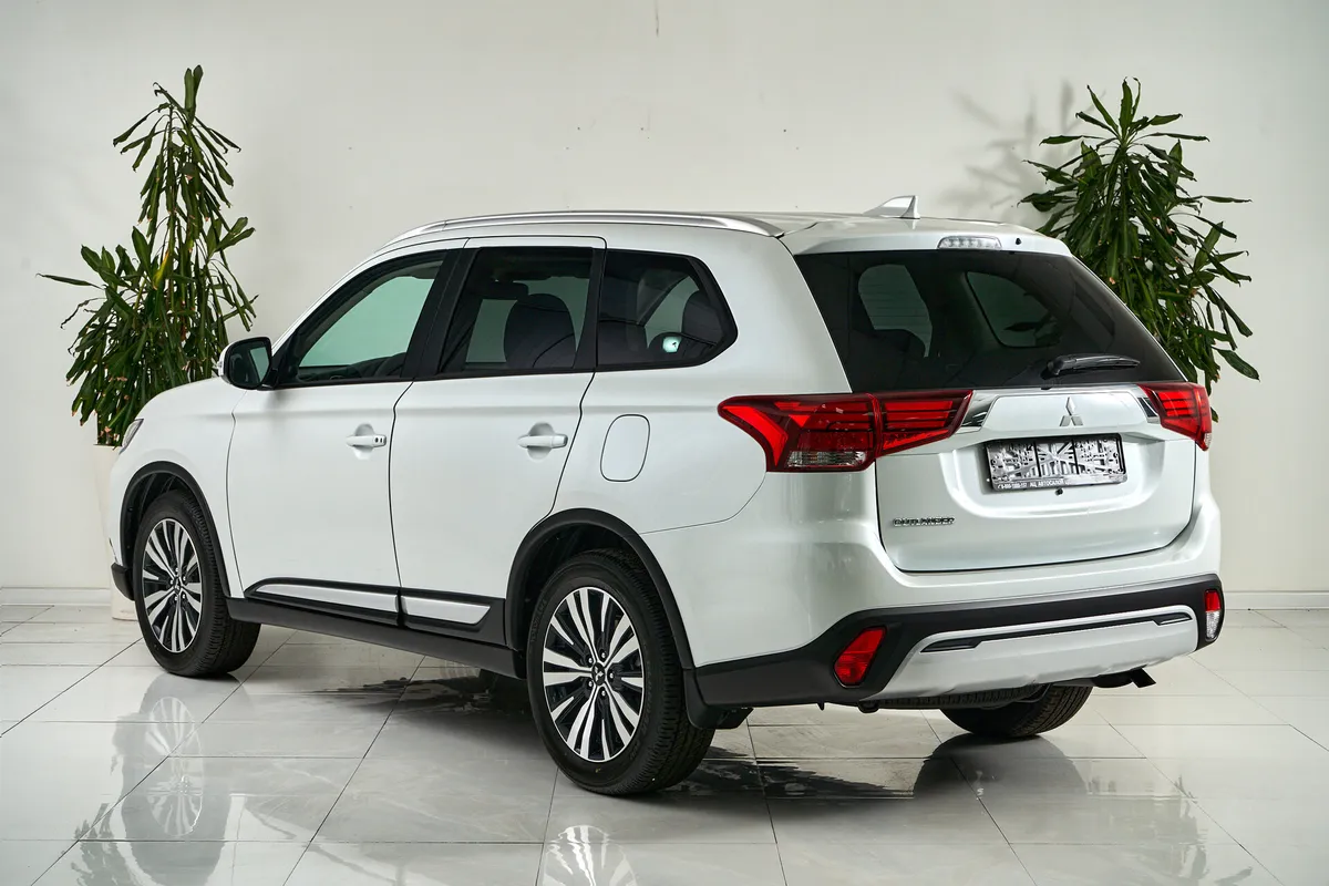 Mitsubishi Outlander III Рестайлинг 3 — фото 4