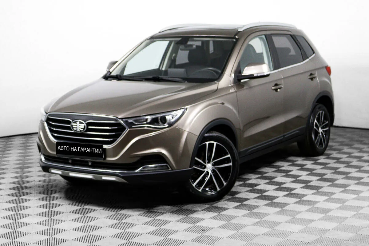 FAW Besturn X40 I · Luxury