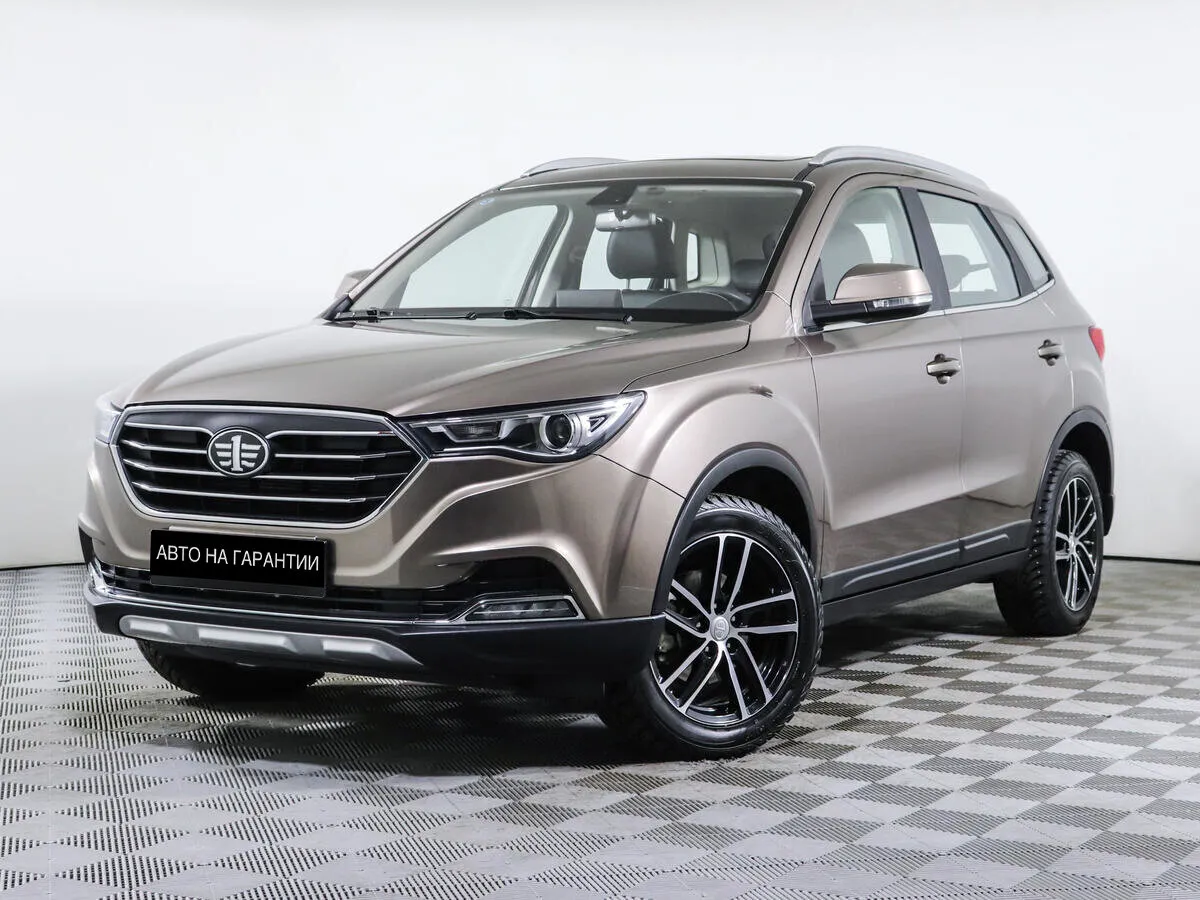 FAW Besturn X40 I · Luxury