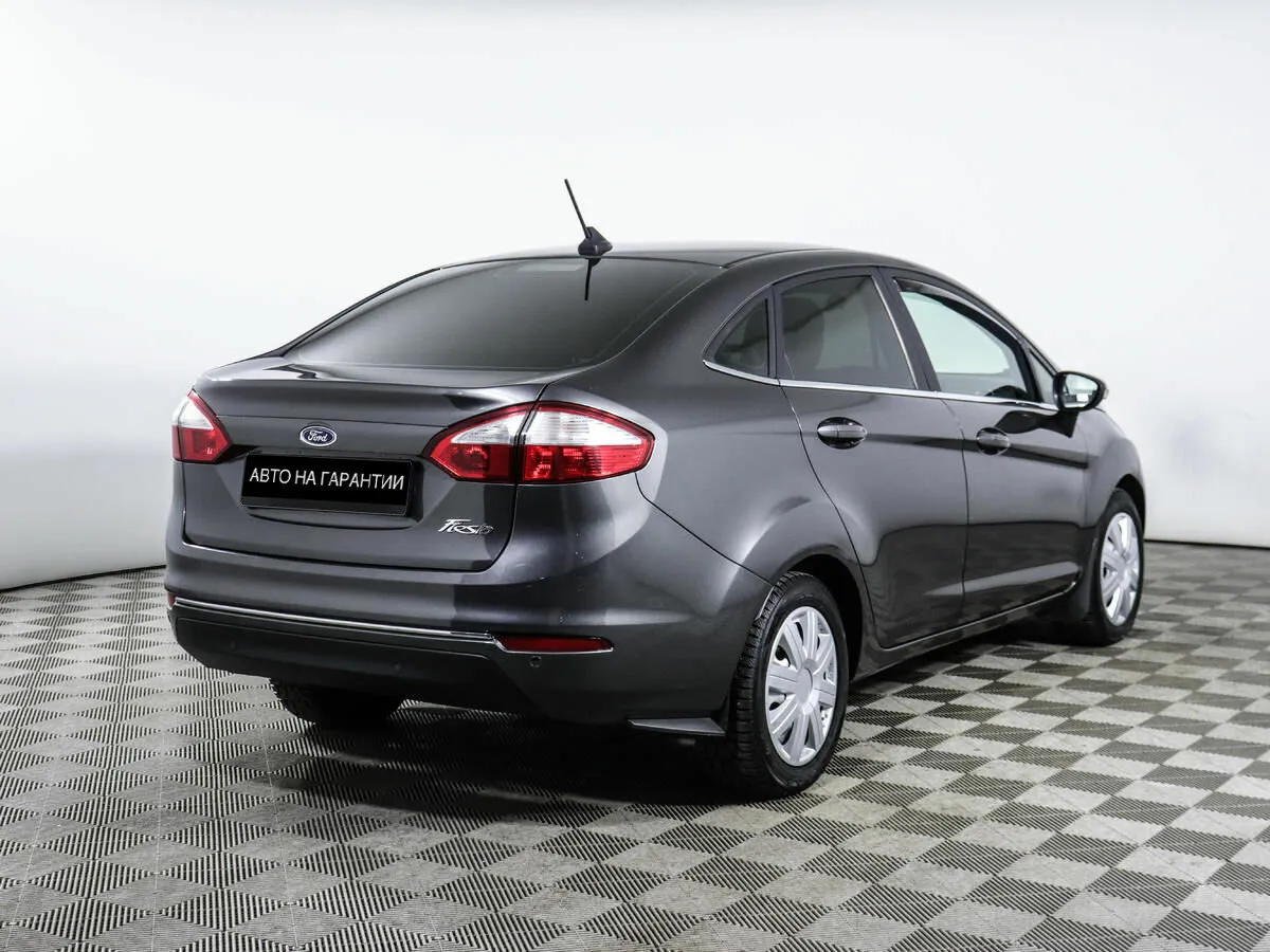Ford Fiesta Mk6 Рестайлинг · Titanium — фото 3