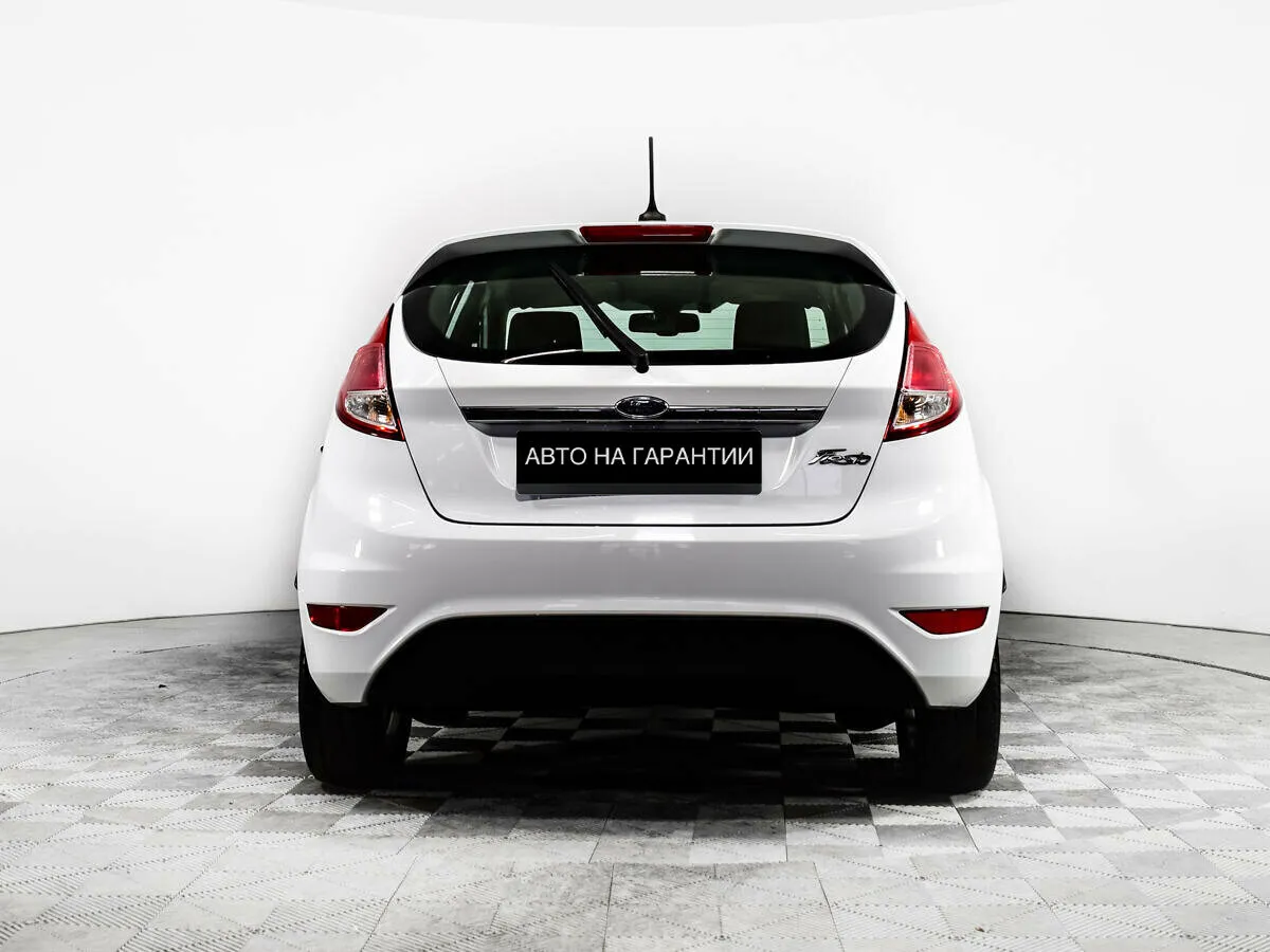 Ford Fiesta Mk6 Рестайлинг · Titanium — фото 4