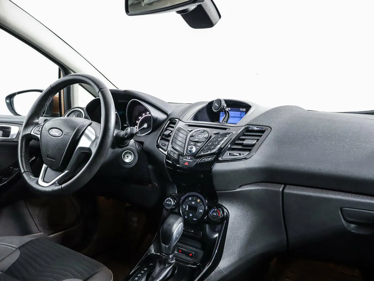 Ford Fiesta Mk6 Рестайлинг · Titanium — фото 5