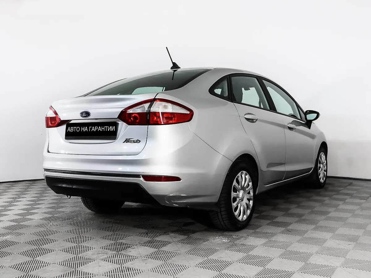Ford Fiesta Mk6 Рестайлинг · Trend — фото 3