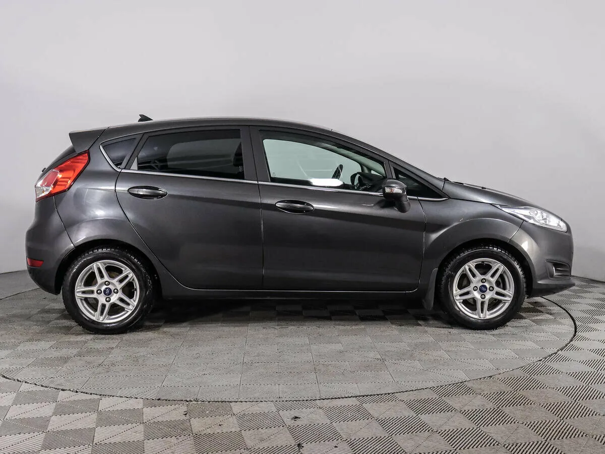 Ford Fiesta Mk6 Рестайлинг · Titanium — фото 4