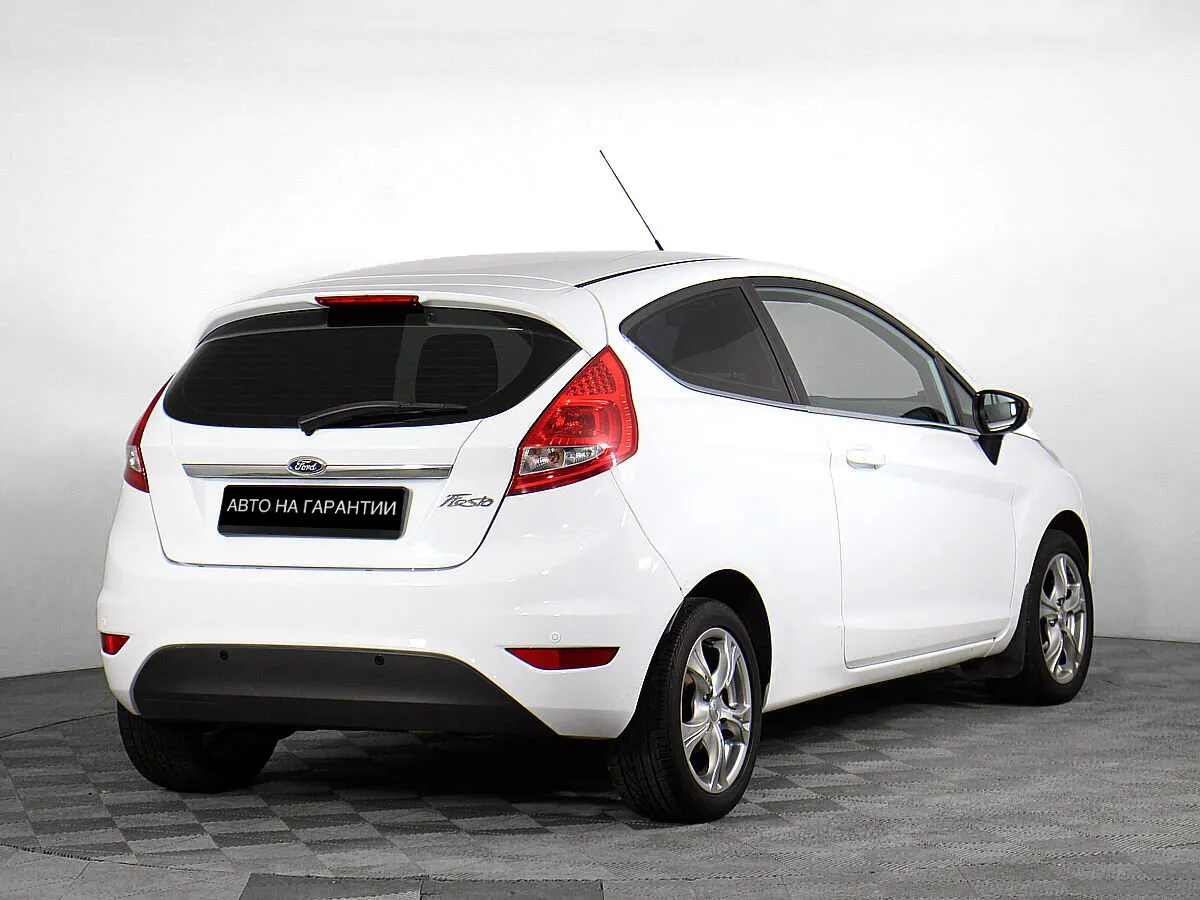 Ford Fiesta VI · Titanium — фото 3