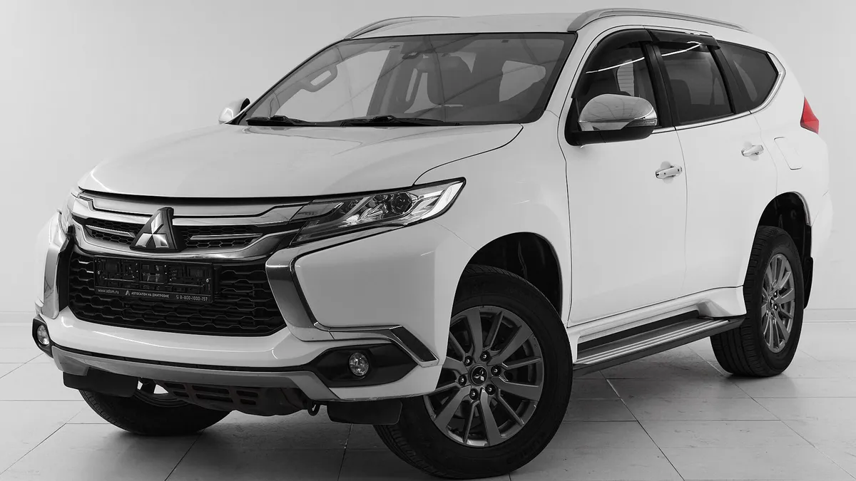 Mitsubishi Pajero Sport III · Intense