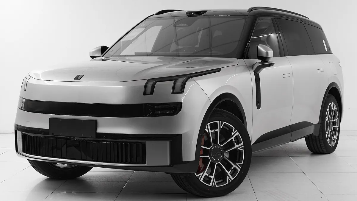 Lynk & Co 900 Ultra (6 seats)