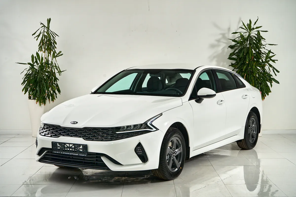 Kia K5 III · Classic