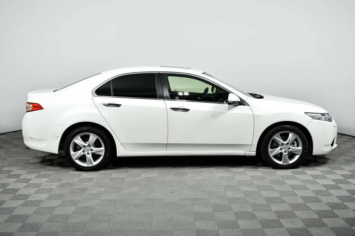 Honda Accord VIII Рестайлинг — фото 4