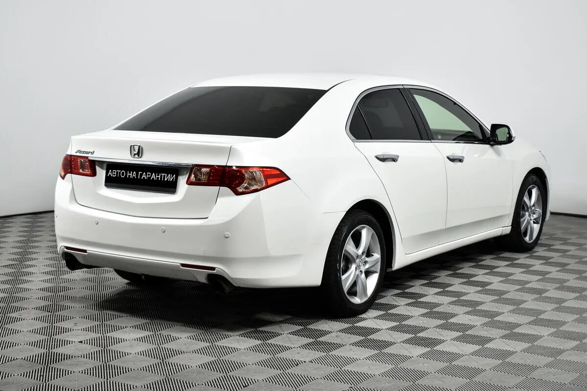 Honda Accord VIII Рестайлинг — фото 5