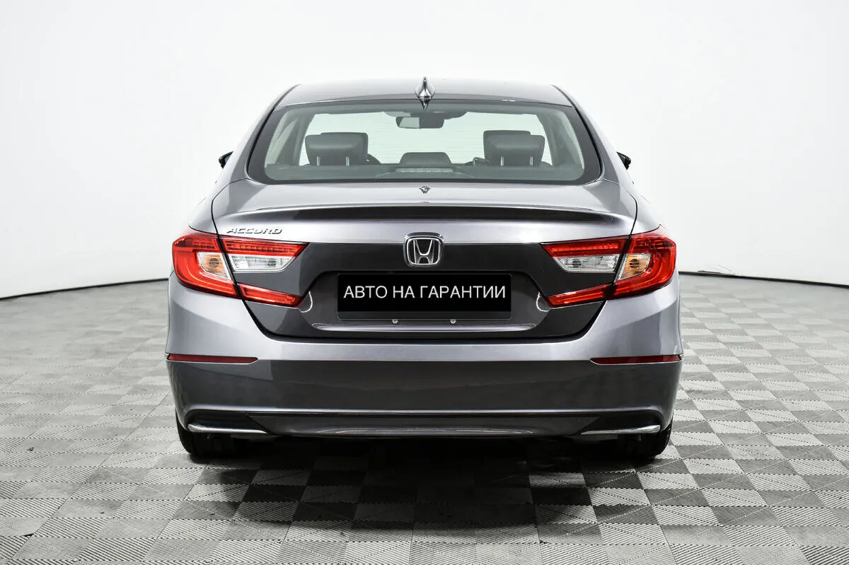 Honda Accord X — фото 4