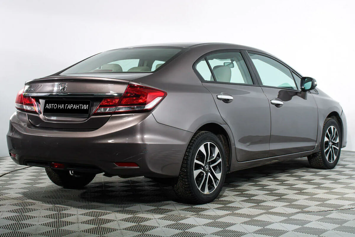 Honda Civic IX Рестайлинг · Lifestyle — фото 3