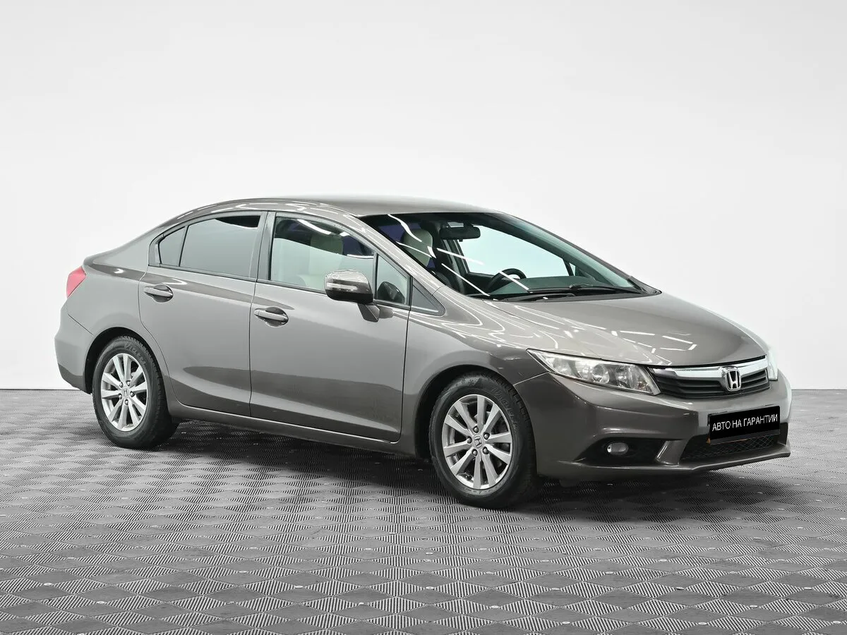 Honda Civic IX · Premium — фото 2