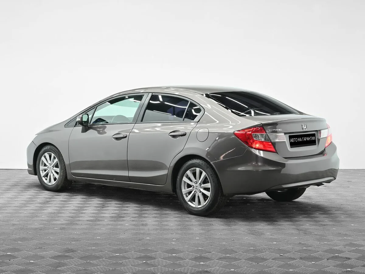 Honda Civic IX · Premium — фото 3