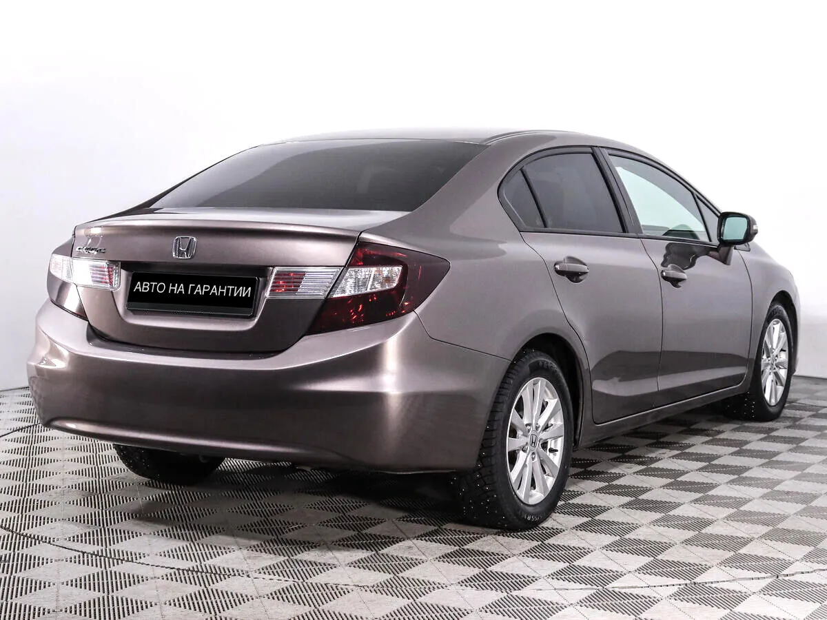 Honda Civic IX · Premium — фото 5