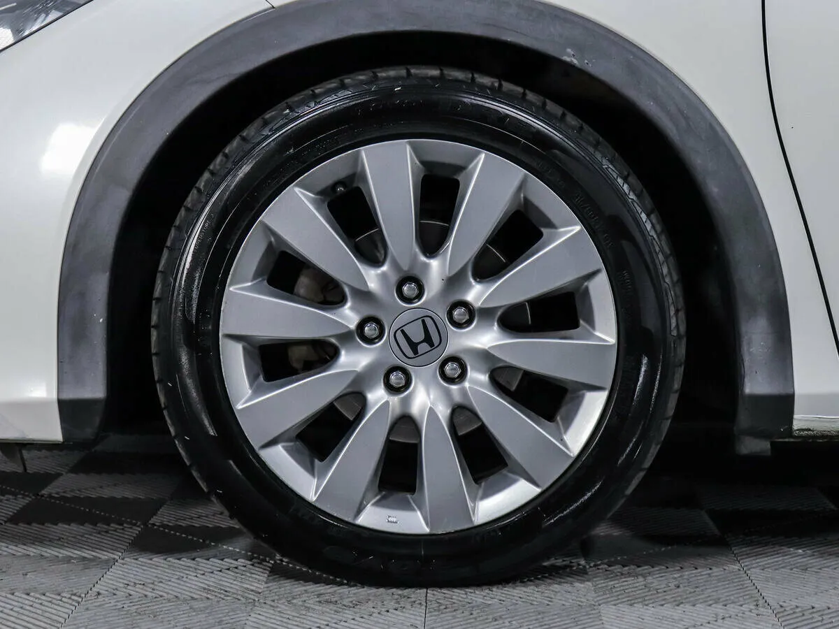 Honda Civic IX — фото 5