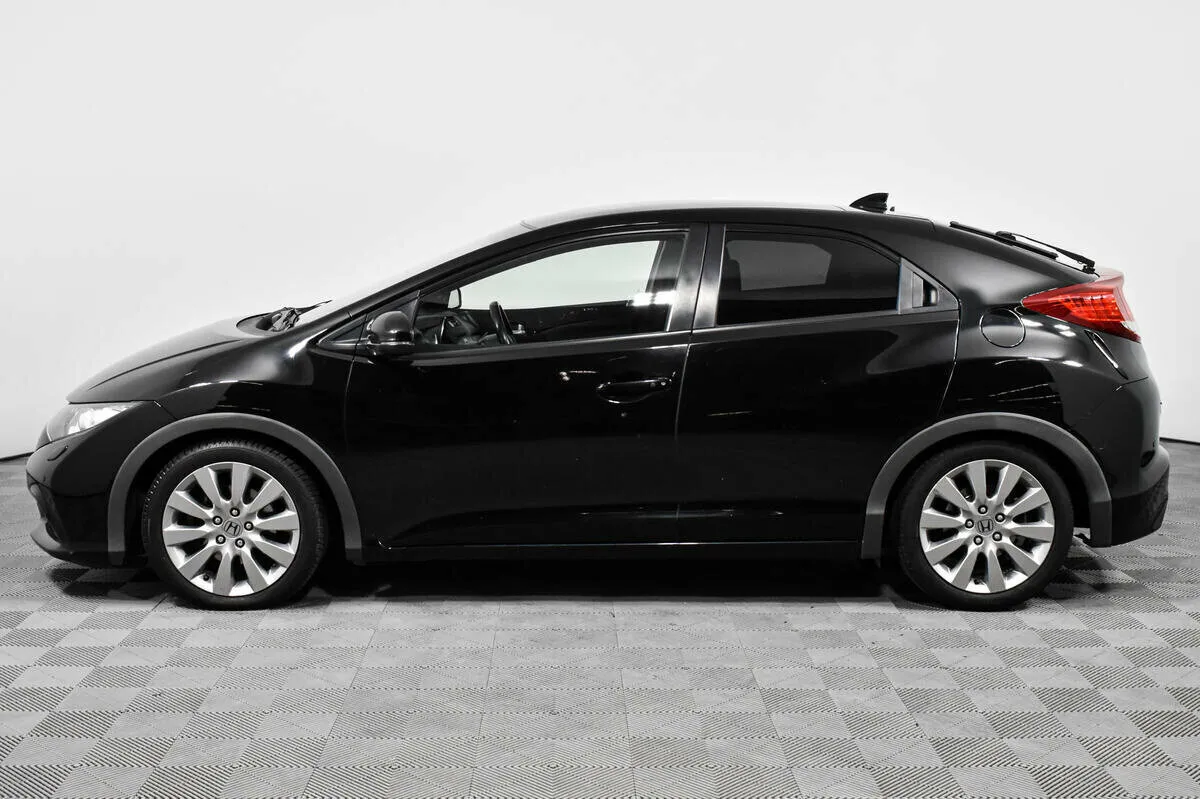 Honda Civic IX · Premium — фото 3