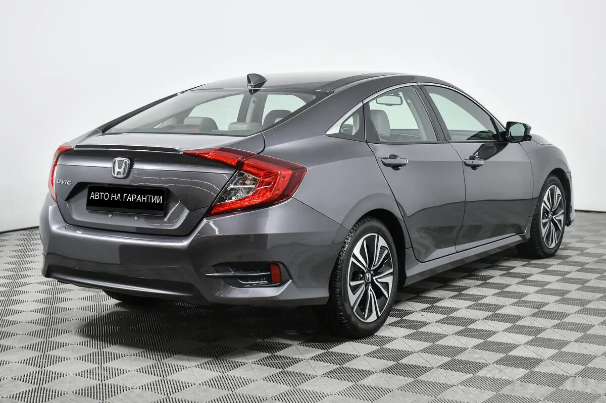 Honda Civic X — фото 4