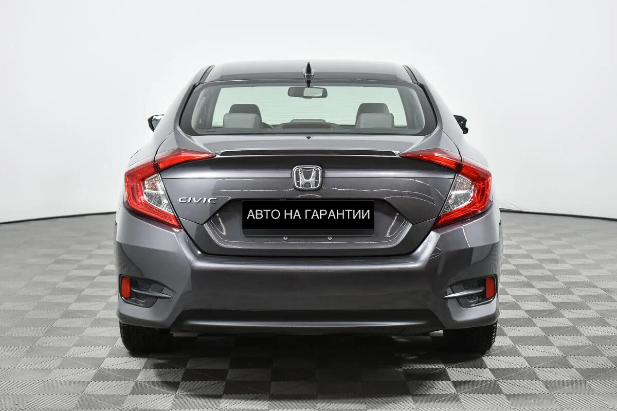 Honda Civic X — фото 5