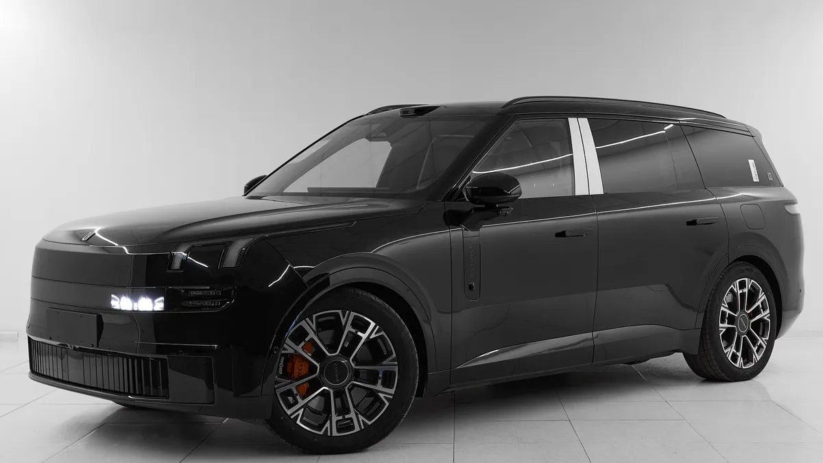 Lynk & Co 900 Ultra (6 seats)